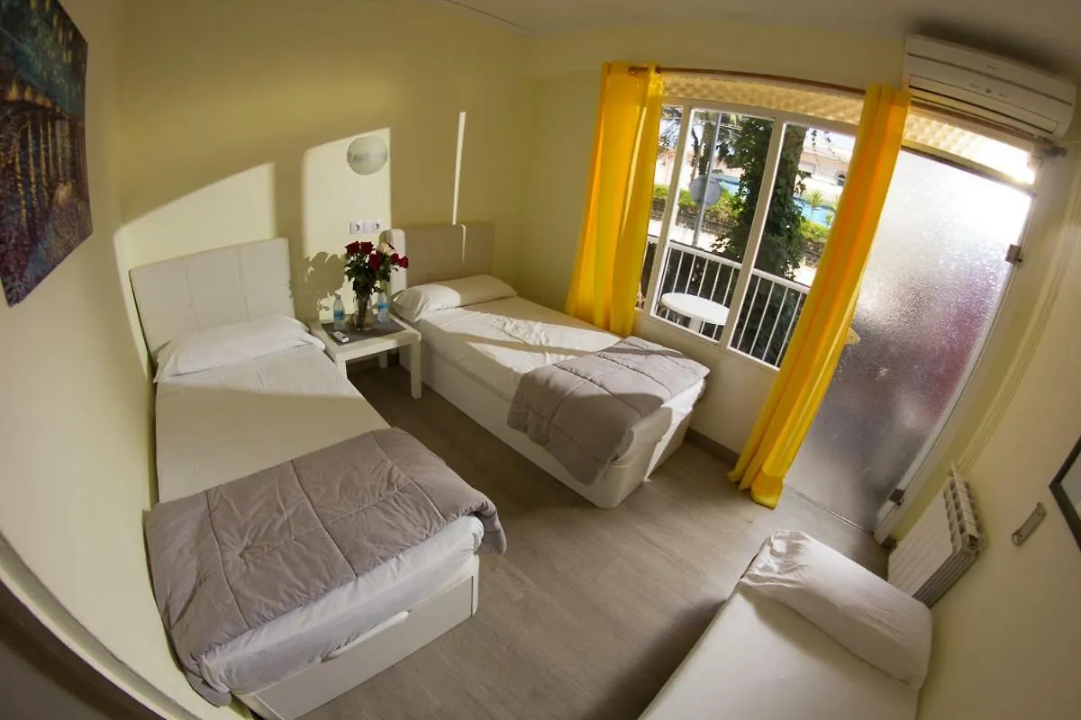 Hostal Alce プラヤ・デ・パルマ ゲストハウス